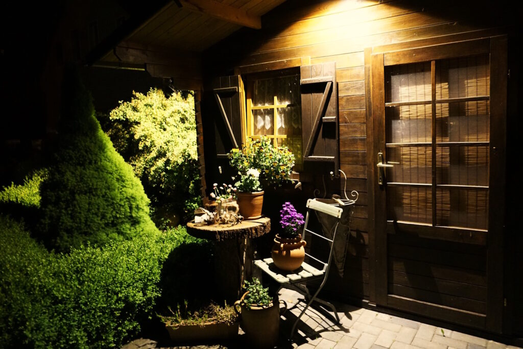 Das Foto zeigt sichere Türen im Gartenhaus
